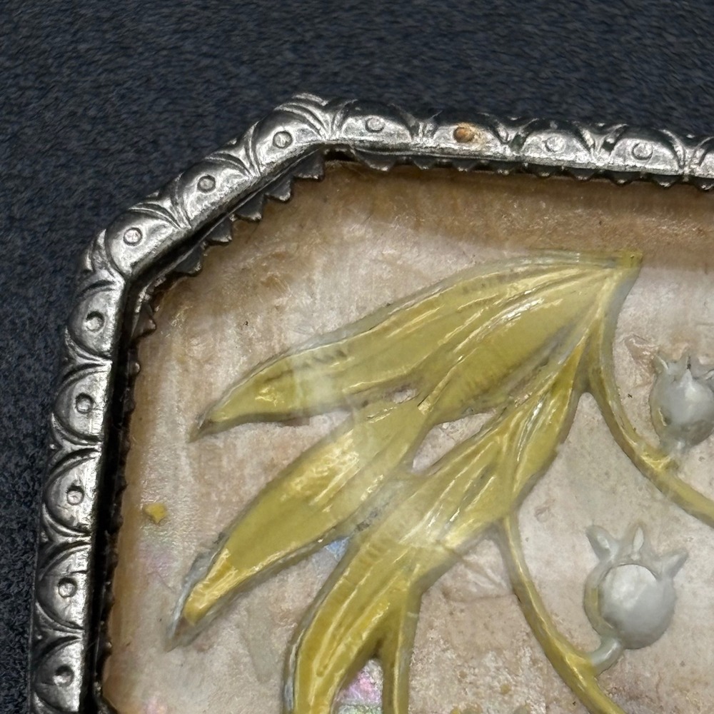 Vintage Reverse Carved Glass Brooch Silver Tone Lily of the Valley Goofus Glass - Picture 6 of 12
